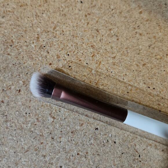 Firma Beauty #202 Brush ~ Angled Blender Eyeshadow / Eye Shadow - Picture 1 of 4